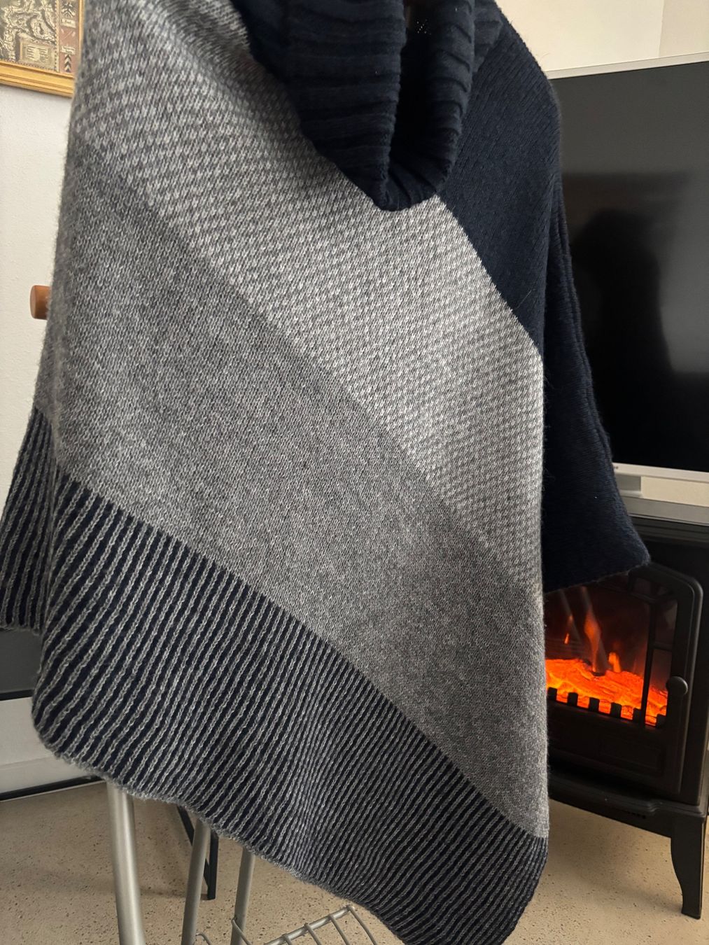 Sonstige Damenmode: Poncho – Gebraucht aus Rheinfelden von Jeva-Anna 5