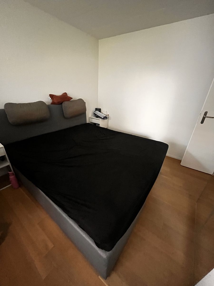 Betten: ZU VERSCHENKEN Boxspring Bett 180cm  – Gebraucht aus Heerbrugg von art_rt6f