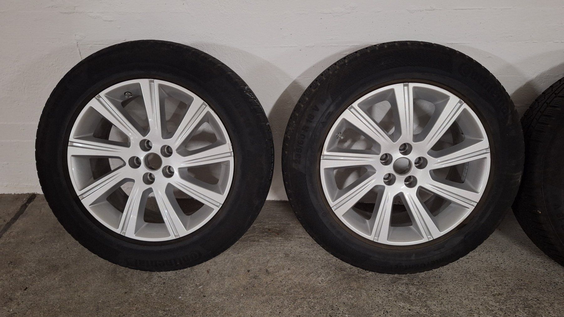 Jaguar Pneumatici & Ruote complete: Winterräder Alu - 235/60/R18 103V Jaguar E-Pace – Usato da Fällanden venduto da Ricardo-Vic 2