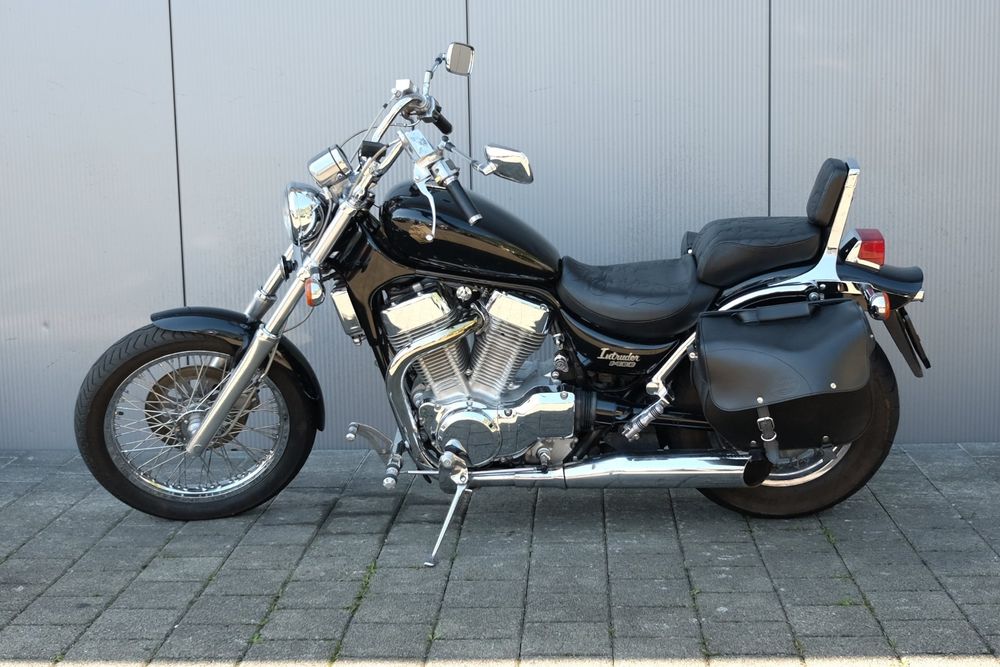 Suzuki chopper deals bike