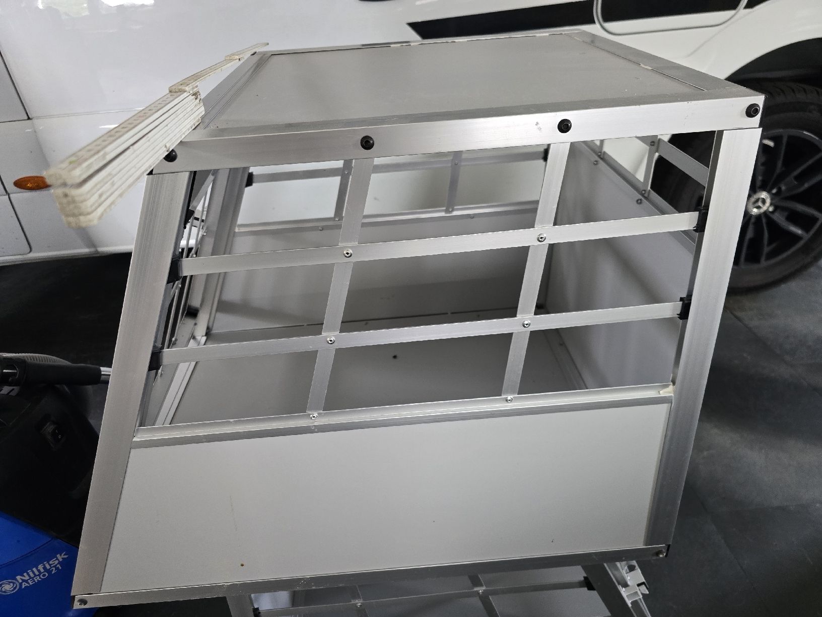 Cages, transport & sécurité: Transportbox Hunde – D'occasion à La Tanne par Agere 1