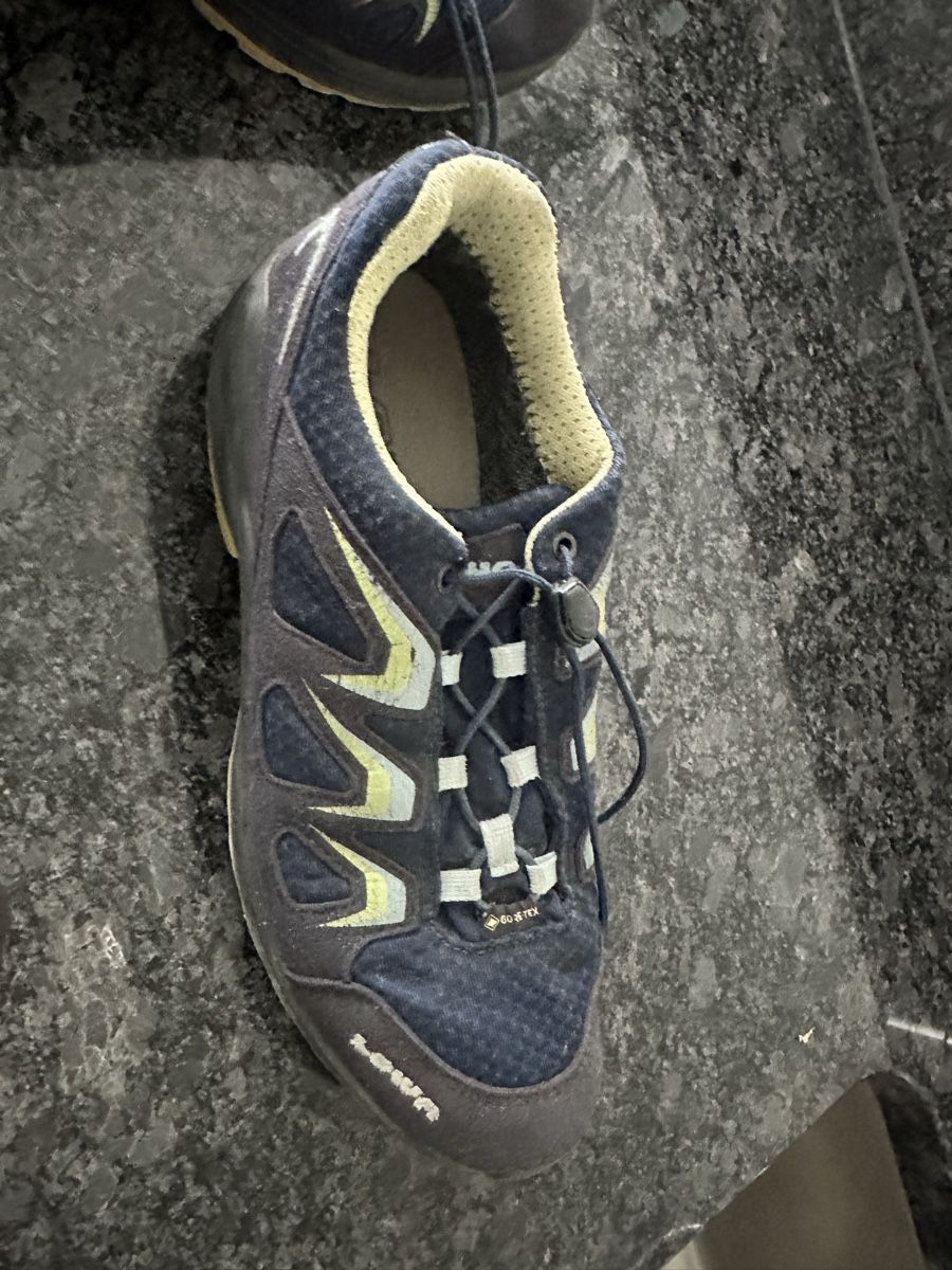 Lowa Scarpe per ragazze: Wanderschuhe Lowa, Gr. 39, 51/2 – Usato da Lostorf venduto da Esther26341 2