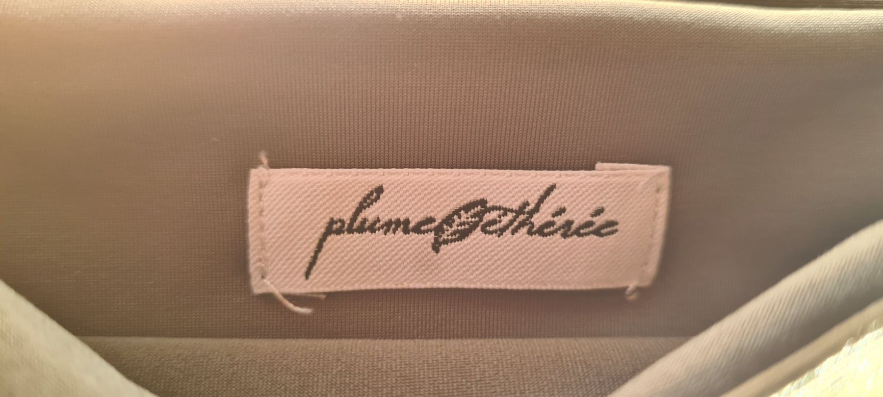 Tops: 4 Body's Plume Éthérée – Gebraucht aus Allschwil von Virgo 9