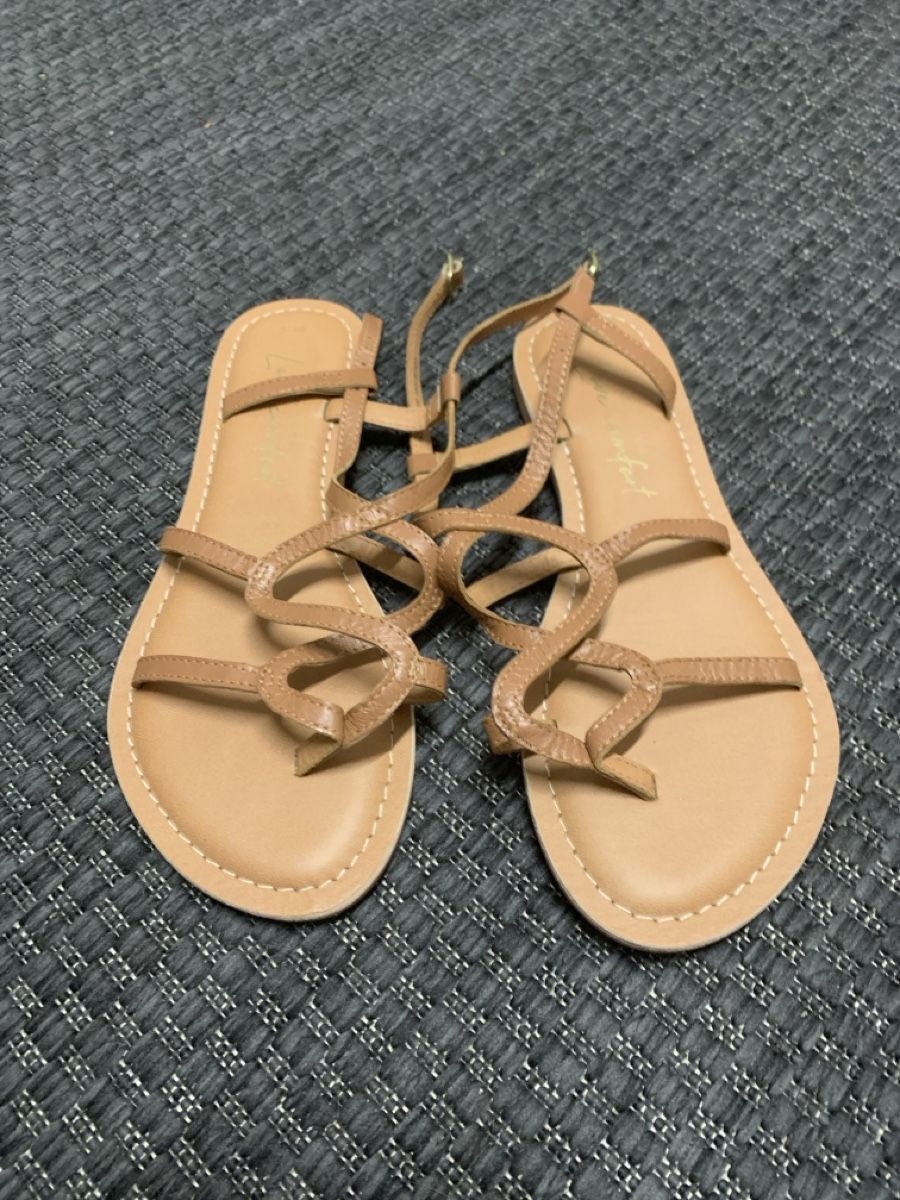Damenschuhe: Flache Sandalen gr 38 braun – Gebraucht aus Bad Zurzach von Cuore34