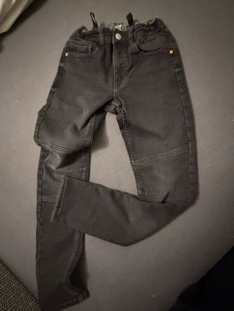 Pantalon en jean Kiabi noir taille enfant doublé taille 134