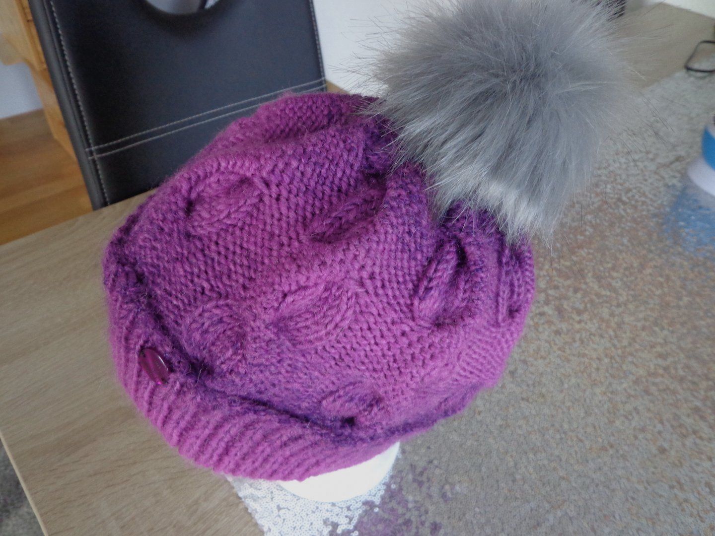 Copricapi, berretti & cappellini: MÜTZE TIARA MIT POMPON – Nuovo (secondo la descrizione) da Kreuzlingen venduto da Ylay 1