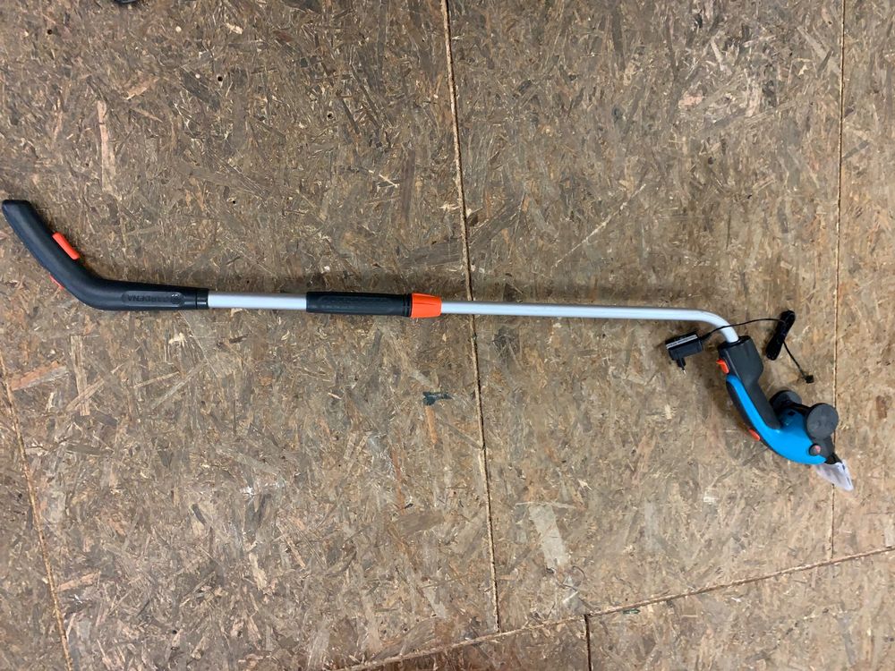Gardena Gartenschere elektrisch mit Teleskopstange Kaufen auf Ricardo