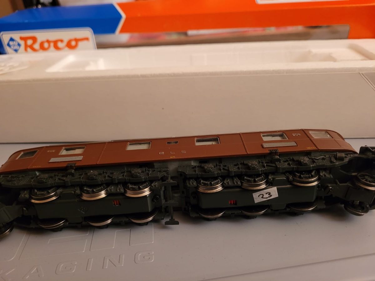 Roco Modellini di ferrovie: ROCO Ae 6/8 digital – Usato da Steffisburg venduto da susello 2