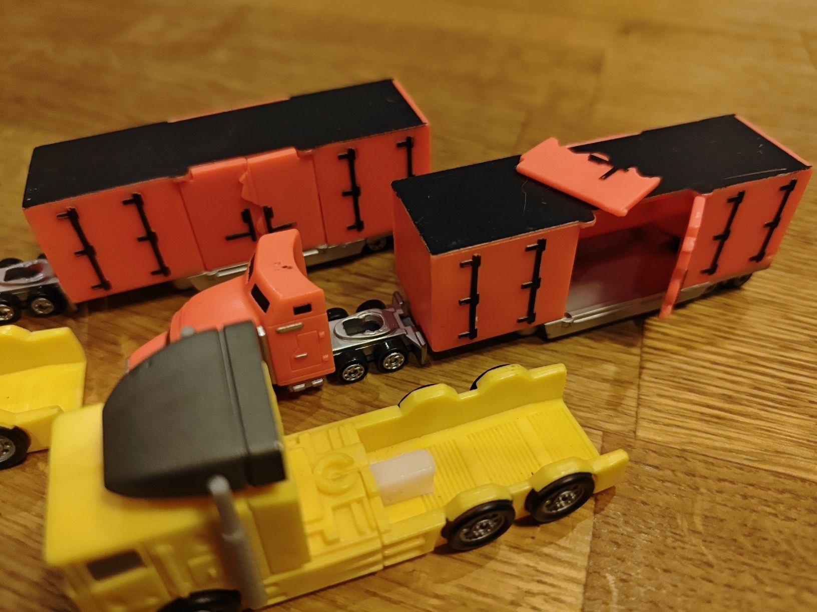 Micro Machines Giocattoli: Micro Machines Micro Stunts Trailor Truck Trouble – Usato da Wittenbach venduto da stefange 1