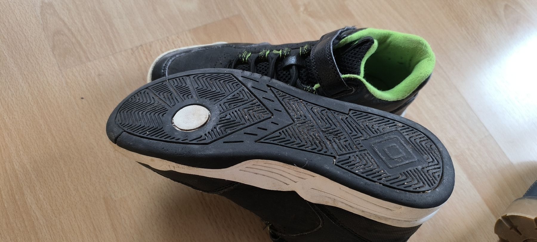 Scarpe da uomo: Lot de chaussures 36 – Usato da Arnex-sur-Orbe venduto da mbdaso 2
