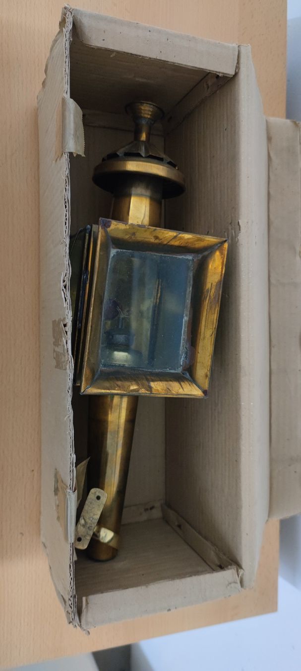 Lampade: Antike Kutschenlampe aus Messing – Usato da Stäfa venduto da Rampensau