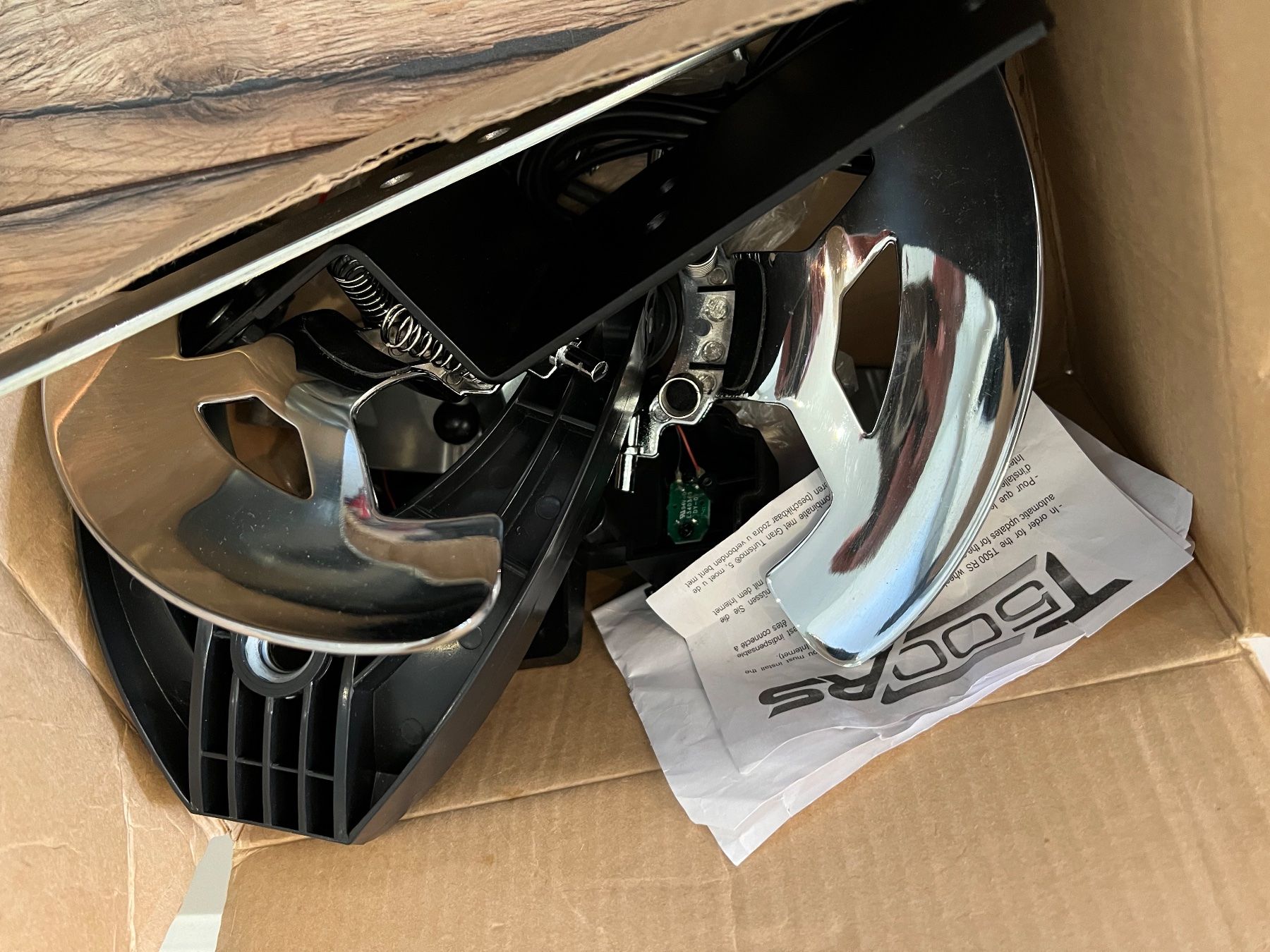 Thrustmaster Controller: Thrustmaster T500RS Force Feedback Lenkrad und Pedale – Gebraucht aus Walzenhausen von  4