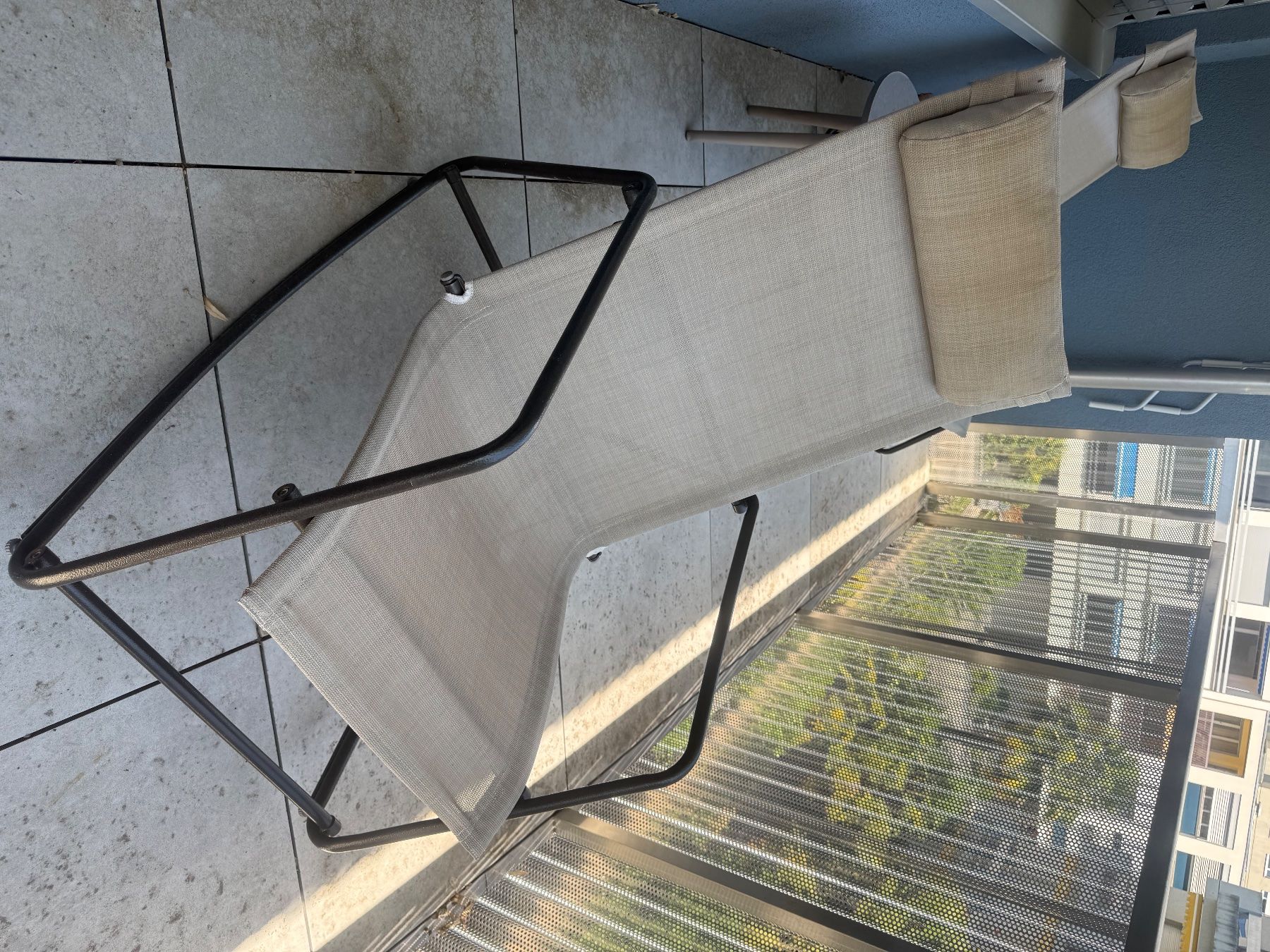 Liegen & Liegestühle: 2 Chaises à bascule pour terasses – Gebraucht aus Montreux von haf_kz86