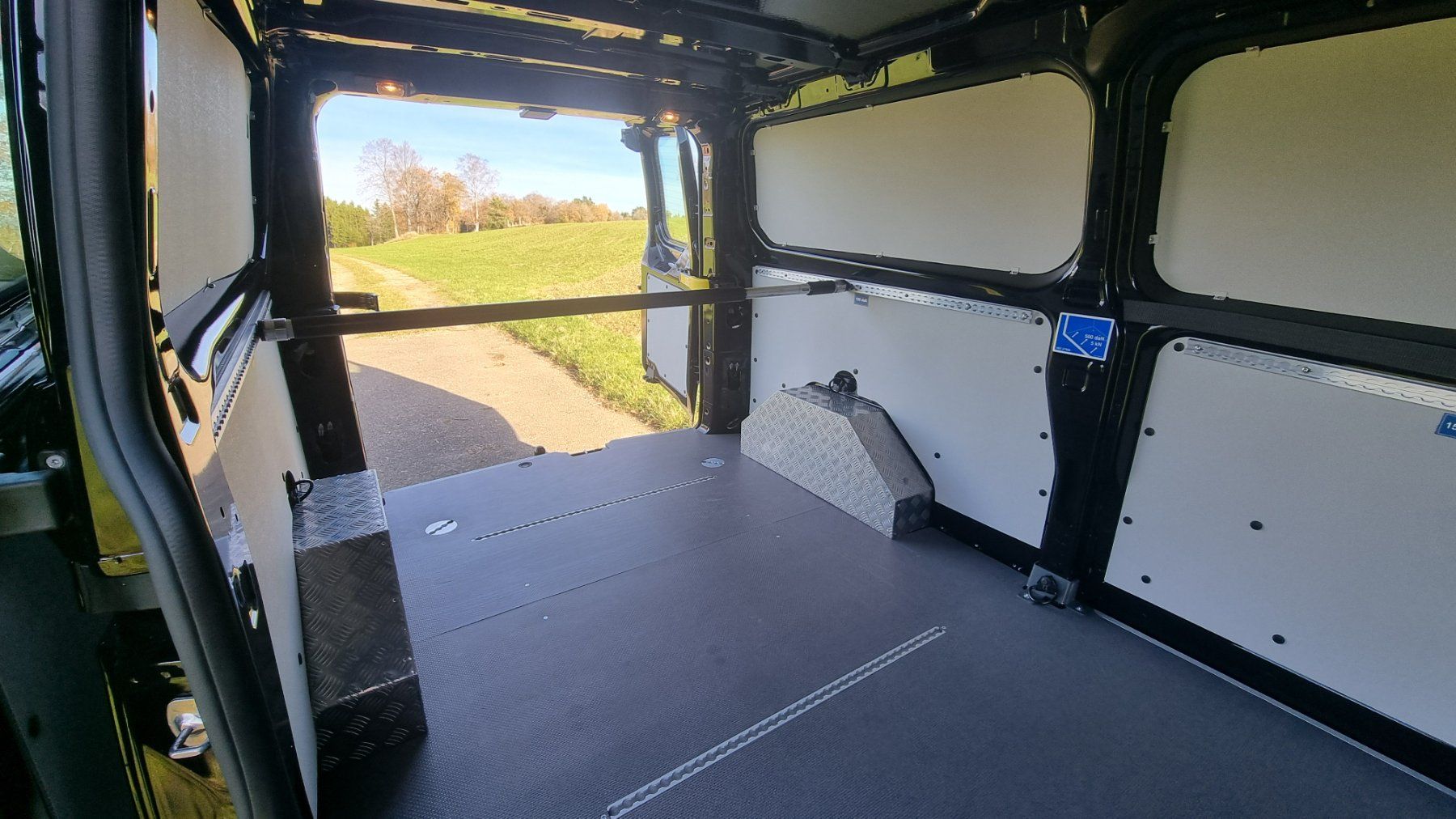 Ford Nutzfahrzeuge: Ford Transit Custom 320 L2 Trend – Gebraucht aus Wahlen von Veani 6