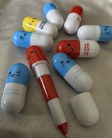 ***9 orginelle Kugelschreiber in Pillenform *** NEU