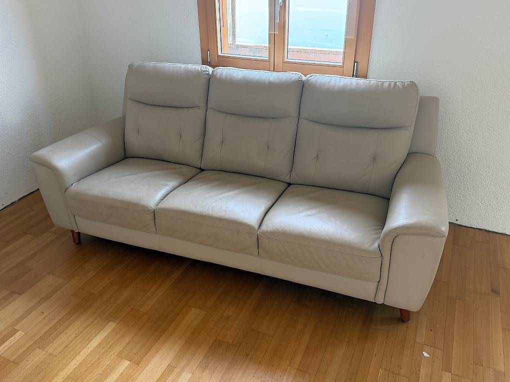 Sofas: Zweiteiliges Ledersofa – D'occasion à Sigriswil par globetrotter80 1