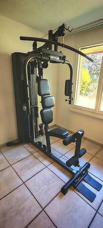 Vélos d'appartement: Kettler Multigym Kraftstation – D'occasion à Uerzlikon par alga75