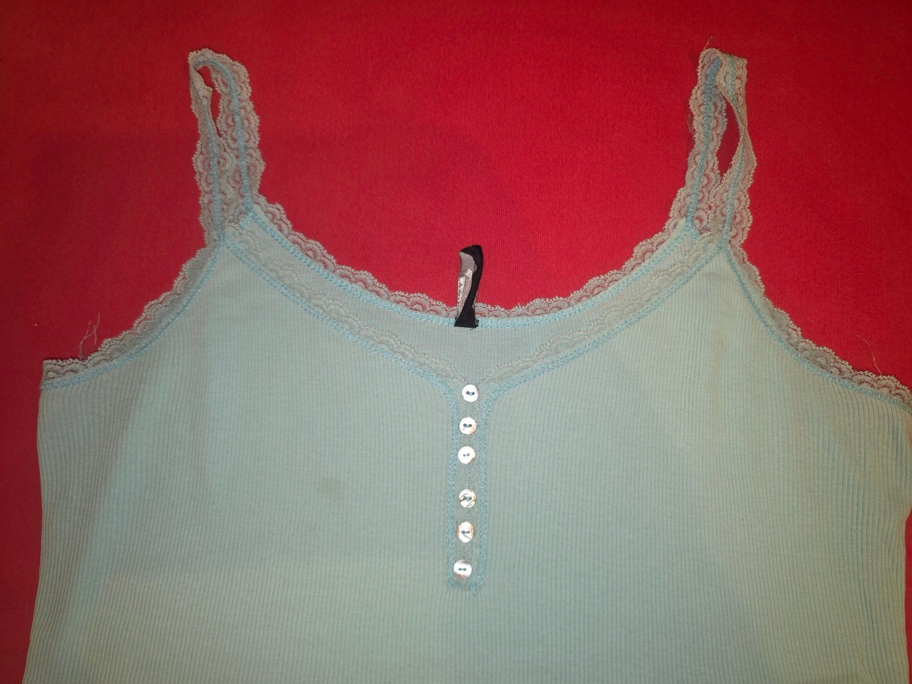 Top: Sommertop hellblau mit Spitze, Grösse L, neuwertig – Nuovo (secondo la descrizione) da Kriens venduto da angelaruediger 2
