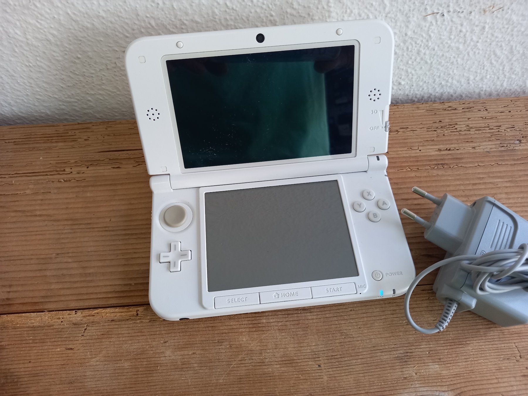 Nintendo Consoles: Nintendo 3DS XL mit Ac Adapter – Défectueux à Prez-vers-Siviriez par Monija70 1