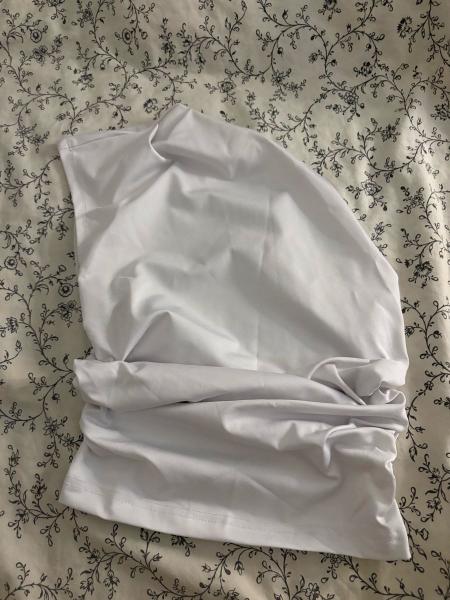 Shein Tops: Top bianco mono spalla nuovo – Neu (gemäss Beschreibung) aus Lamone von sar_9bsk