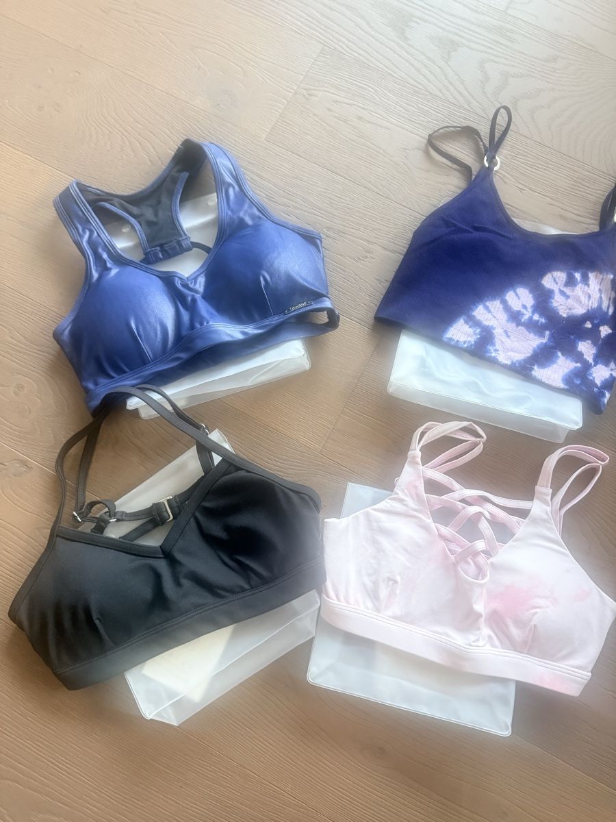 Lots de vêtements: Bombshell sportswear bra / top – Neuf (Voir description) à Melide par Nikola-123