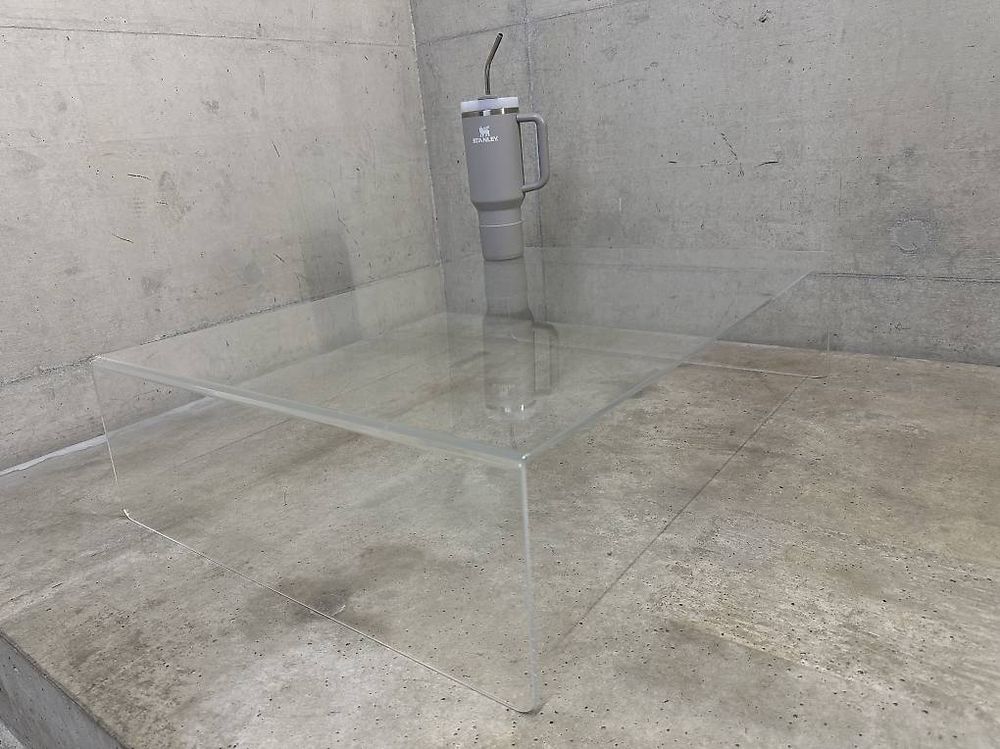Altro per Ottica: Kleiner Plexiglas Couchtisch – Usato da Au ZH venduto da Xtal
