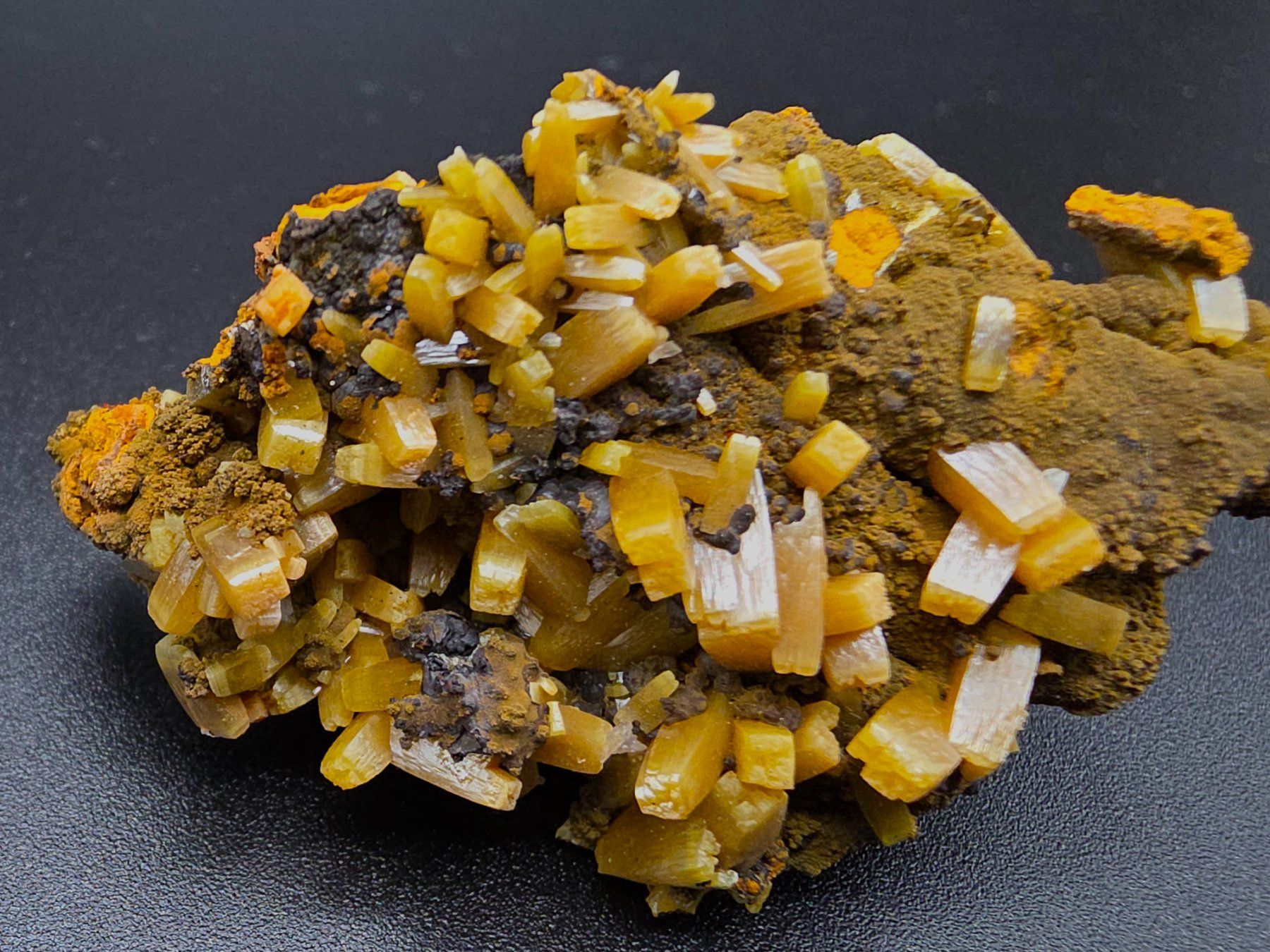 Minerali & Pietre curative: Wulfenite on Mottramite Ojuela Mine, Mapimí, Durango, Mexico – Usato da Figino venduto da minshop