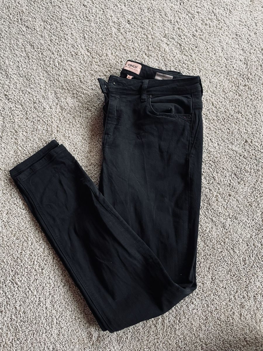 Only Jeans: Back to black  – D'occasion à Herisau par Ciaoschein