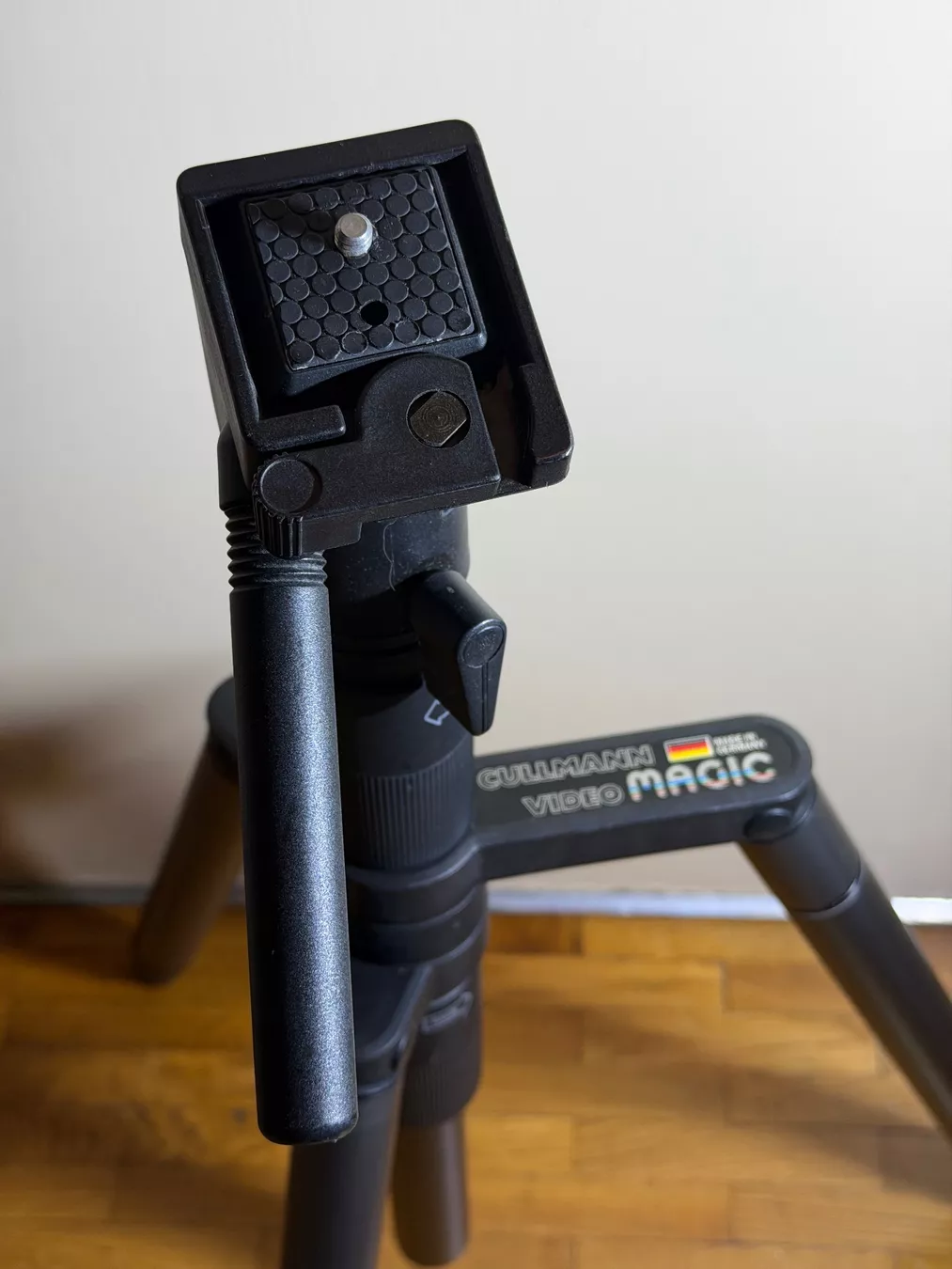 Treppiedi & Teste: Trépied Cullmann Video Magic - defectueux mais utilisable – Difettoso da GENÈVE venduto da triple7ch 3