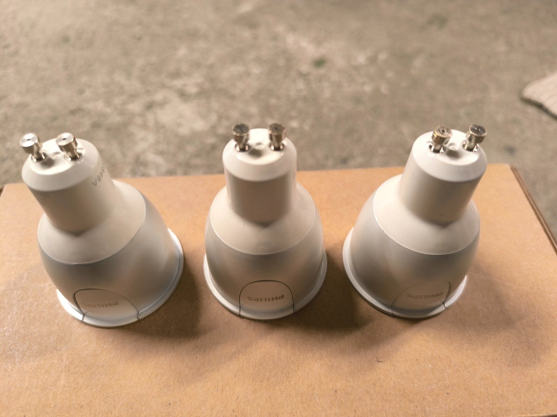 Philips Lampen: Philips Hue WCA Gu10 3 Stk – Gebraucht aus Burgdorf von Glizzy 1