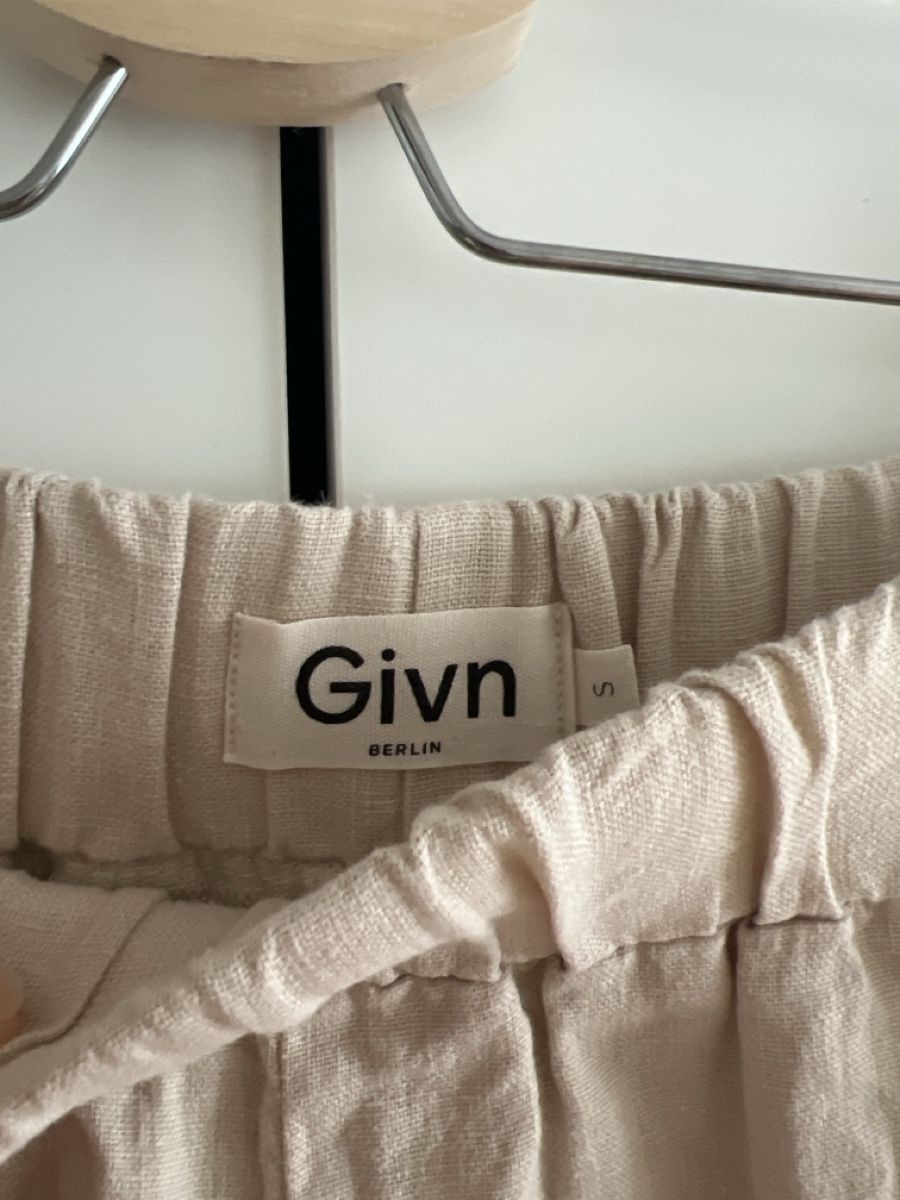 Pantalons: Givn Berlin Leinen Shorts, Beige – D'occasion à Luzern par Soeuv 2