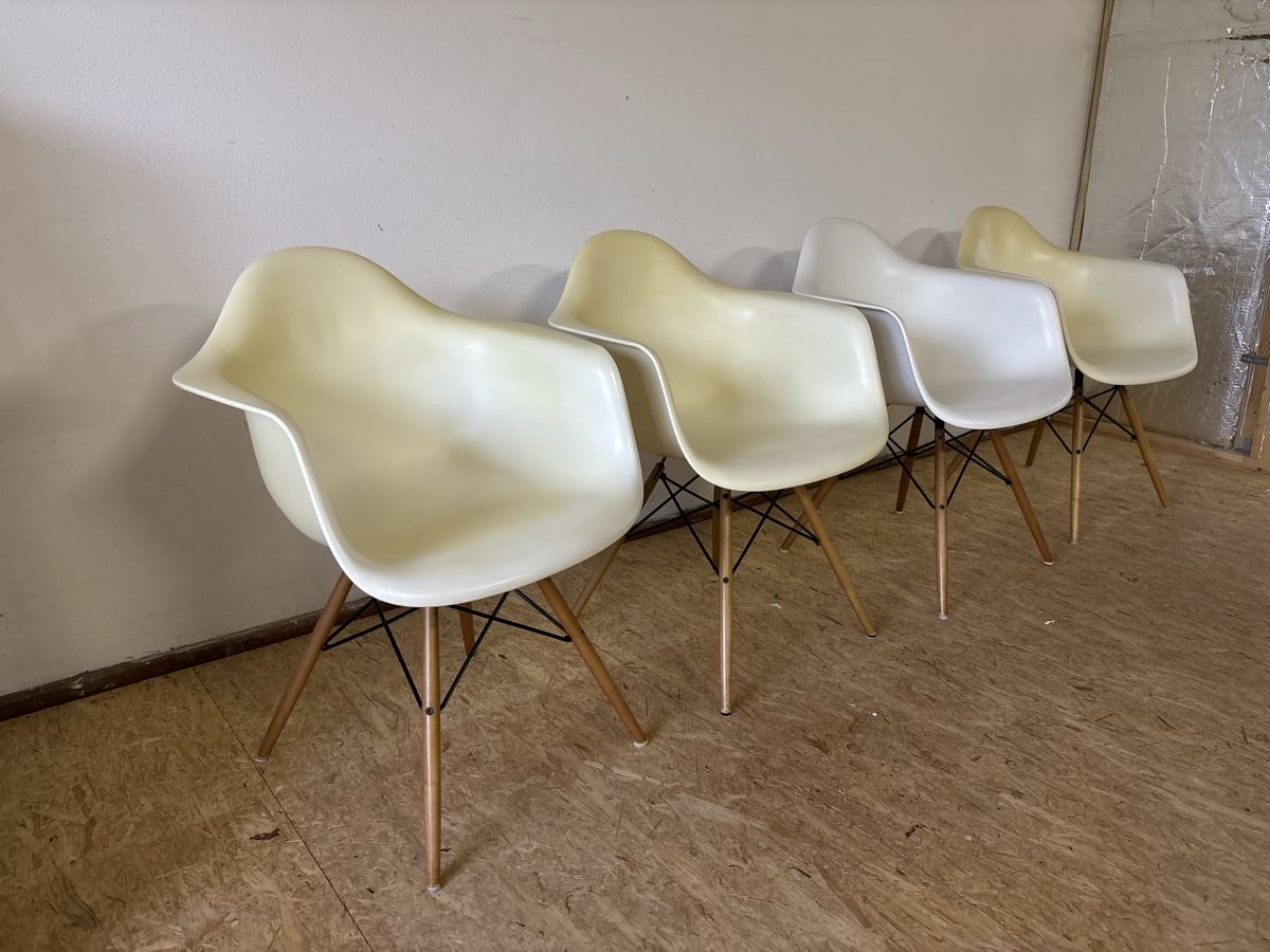 Eames Sedie: 1-4 Vitra Eames DAW Armchair Charles & Ray Eames Original – Usato da Luzern venduto da pengmarket_gmbh 1