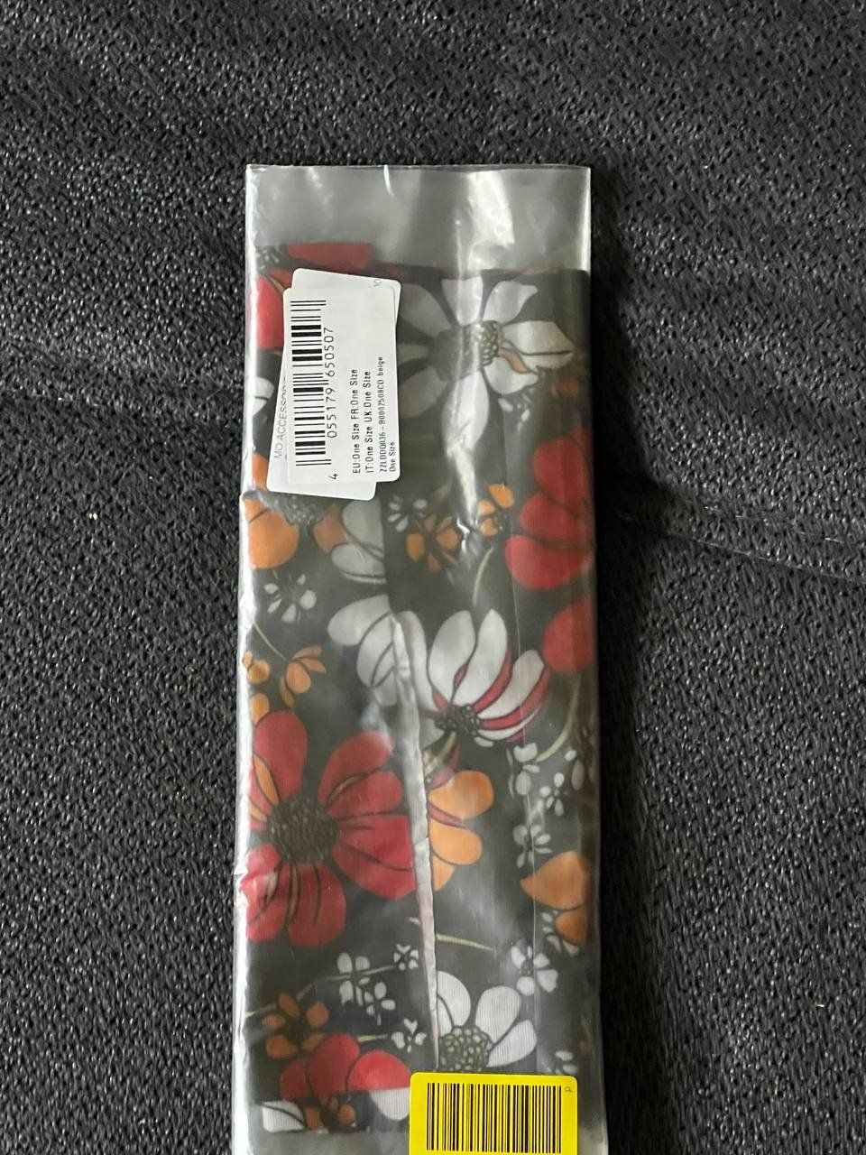 Foulard & Sciarpe: Neuer Schal – Nuovo e nell'imballaggio originale da Riehen venduto da ann_76jw 8