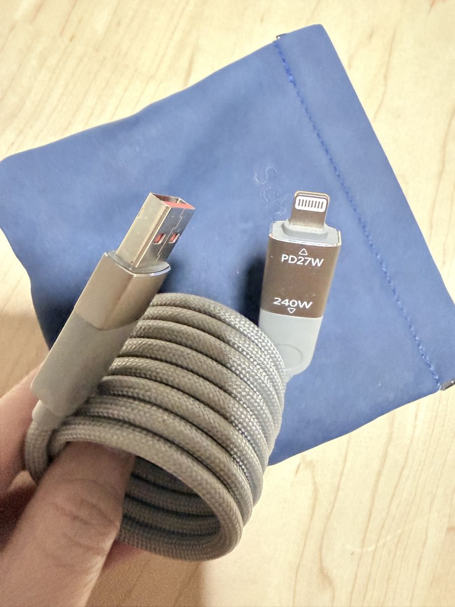 Cavi: SUPER Fast 240W USB-A to Lightning Charging Cable  – Nuovo e nell'imballaggio originale da Cham venduto da cec_b78y 1