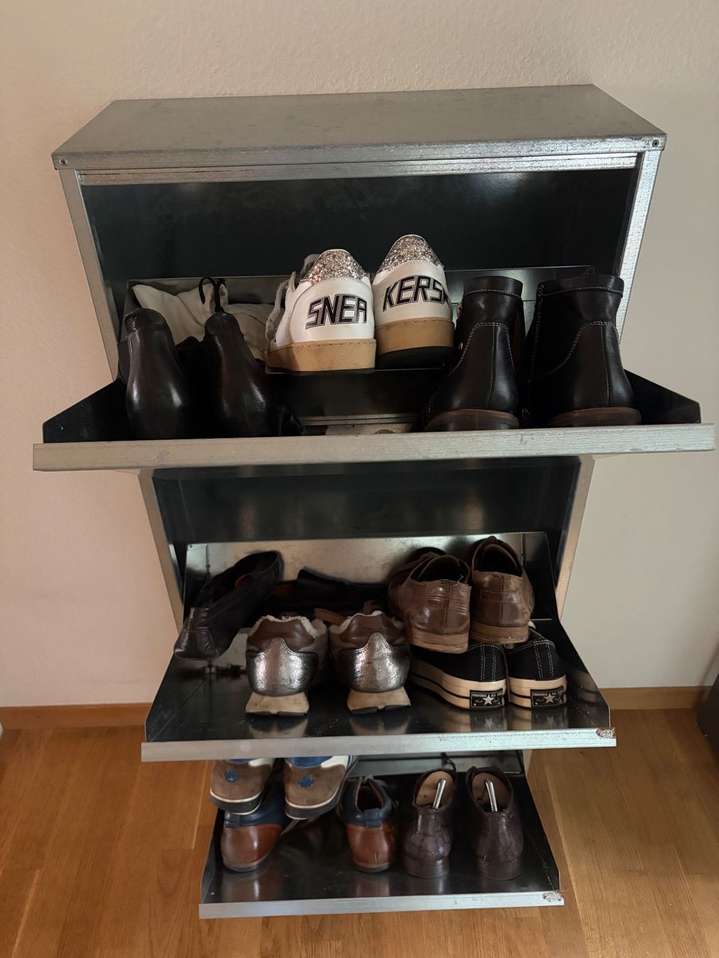 Regale: Schuhregal mit 3 Klappfächern in Metall – Gebraucht aus Zürich von sch_jj6n 3