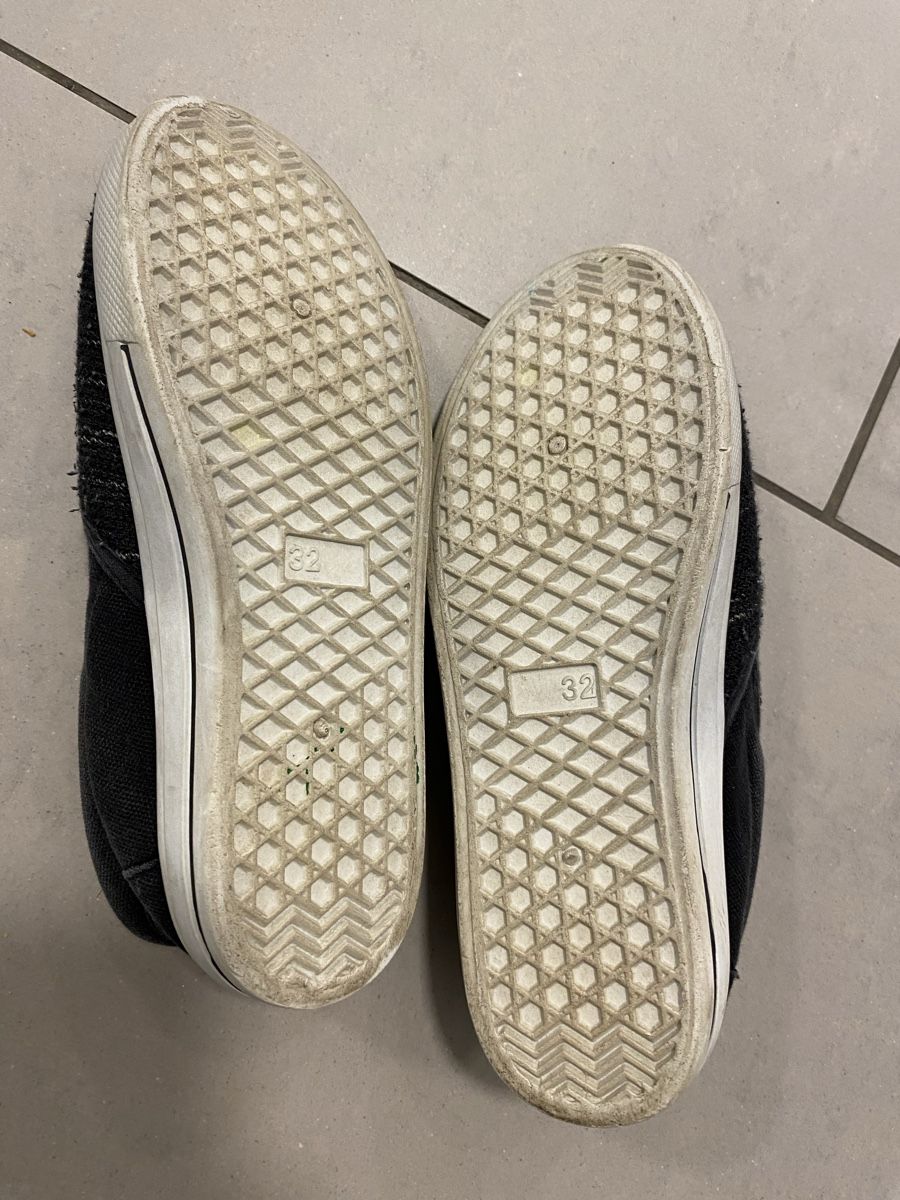 Dosenbach Scarpe per ragazzi: Hausschuhe gr. 32 – Usato da Freienwil venduto da dia_9sqy 2