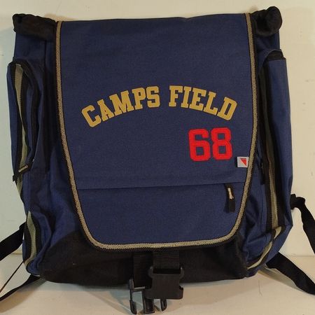 Gut erhaltene Umhängetasche "Camps Field 68" (em23)