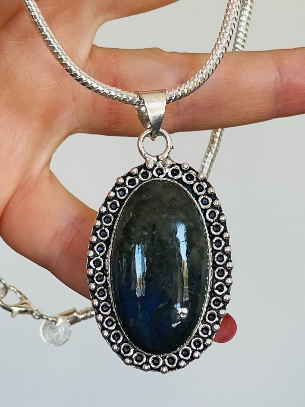 Catenine: LABRADORITE – Nuovo e nell'imballaggio originale da Genève venduto da AGBERG 7
