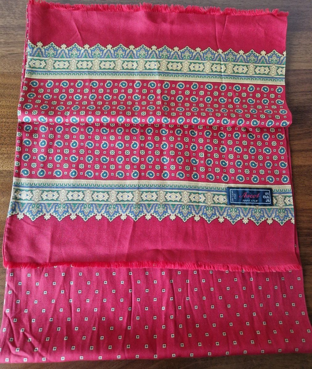 Sciarpe: Ascot Seidenschal, Vintage – Usato da Bern venduto da Antikbatik 1