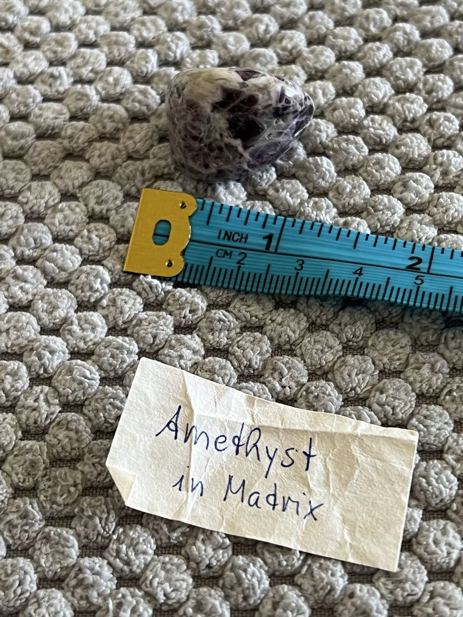 Minerali & Pietre curative: Amethyst in Matrix Stein beruhigend und schützend – Nuovo e nell'imballaggio originale da Unterägeri venduto da angeljusti 1