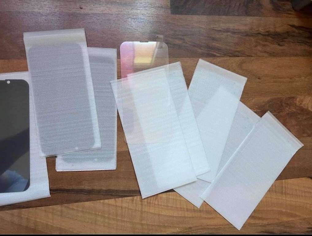 Ritocchi & pellicole di protezione: iPhone 13 Pro, Panzer Privatsphäre glass – Usato da Luzern venduto da claiudiu 1