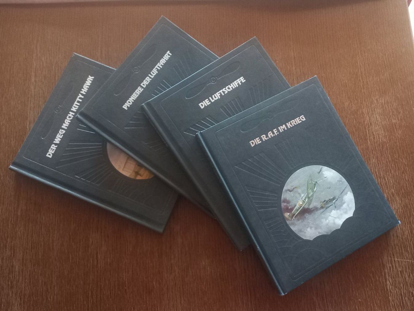 Bücher: Die Geschichte der Luftfahrt (23 Bücher) – Gebraucht aus Herisau von jom_9ddz