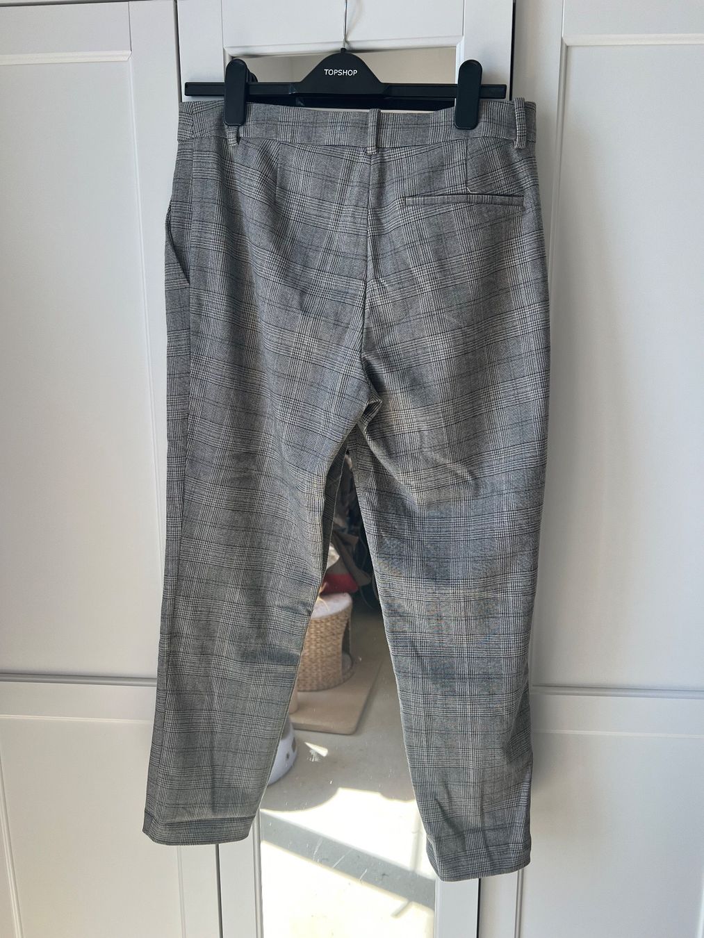 H&M Pantaloni: Pantalon à carreaux H&M 42 – Usato da Neuchâtel venduto da Thesebootsaremadeforwalking 3