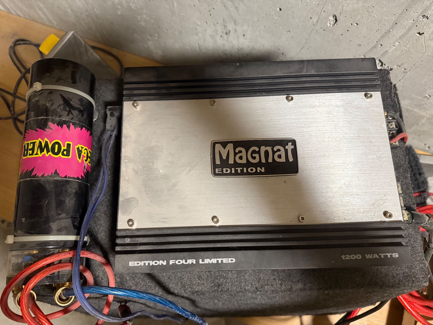 Amplificatori: Auto-Subwoofer mit Verstärker, Occasion – Usato da St. Niklaus VS venduto da Gruber_L. 5