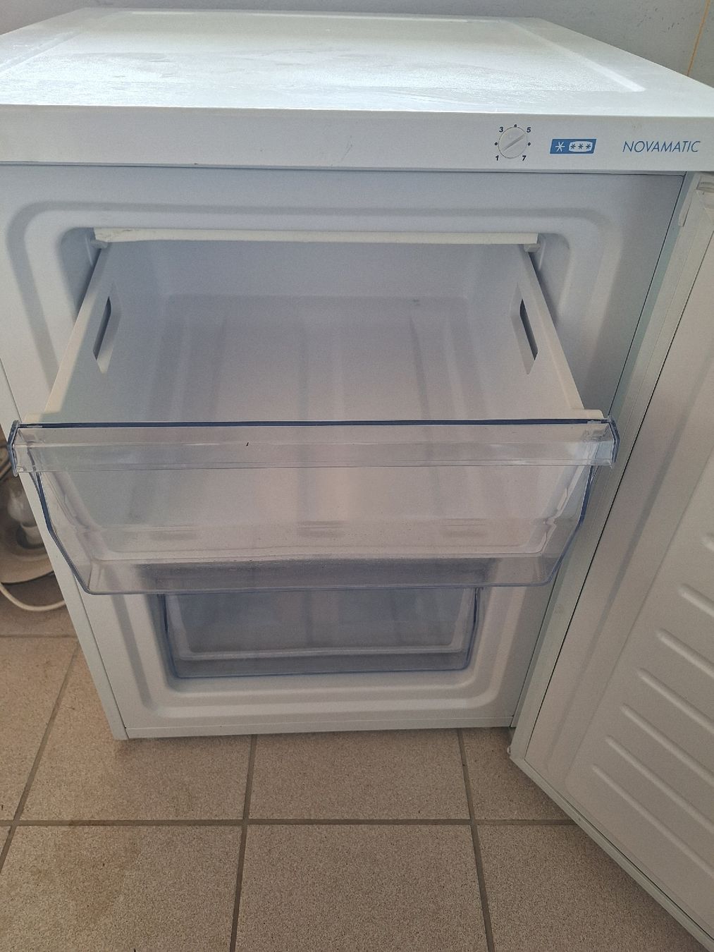 Novamatic Congelatori: Gefriertruhe Novamatic TF 98 – Usato da Nennigkofen venduto da mir_8fzn 4