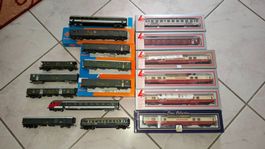 17  div. Personenwagen von Märklin, Roco und Lima