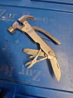 Multifunktionswerkzeug Hammer, Zange, Sackmesser