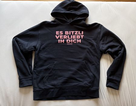 "Es bitzli verliebt ih dich" Hoodie