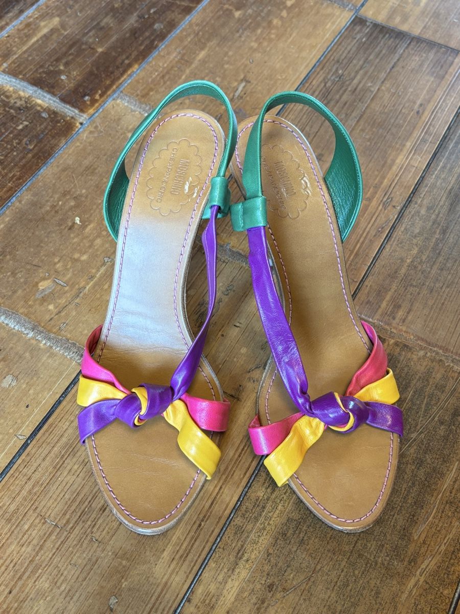 Moschino Scarpe da donna: Sandales Moschino Cheap & Chic 39.5 – Nuovo (secondo la descrizione) da Dotzigen venduto da SecondHandGems 2