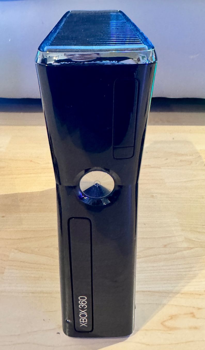 Microsoft Consoles: MICROSOFT 360 S CONSOLE / MODEL 1439 / BLACK / 6 TEILIG – D'occasion à Seuzach par Inspektor99 1